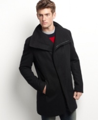 You want a coat you can wear year after year, and this classy one from Guess Jeans is a timeless pick. You want a coat you can wear year after year, and this classy one from Guess Jeans is a timeless pick.