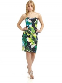 THE LOOKStraplessSweetheart necklineConcealed back zip with hook-and-eye closureVented back hemAbstract floral print with beaded details throughoutTHE FITAbout 22½ from natural waistTHE MATERIAL97% cotton/3% spandexFully linedCARE & ORIGINDry cleanImportedModel shown is 5'10 (177cm) wearing US size 4. THE LOOKStraplessSweetheart necklineConcealed back zip with hook-and-eye closureVented back hemAbstract floral print with beaded details throughoutTHE FITAbout 22½ from natural waistTHE MATERIAL97% cotton/3% spandexFully linedCARE & ORIGINDry cleanImportedModel shown is 5'10 (177cm) wearing US size 4.