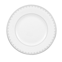 White Lace bone china is characterized by its diverse series of borders all rendered in precious platinum. The classic combination of platinum and white radiates on the table. A truly classic look.