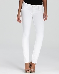 A crisp white wash and clean silhouette make these Hudson skinny jeans a chic minimalist alternative to everyday denim.