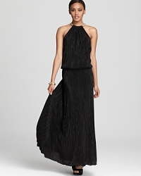 This Laundry by Shelli Segal dress is a glamorous choice for dressed up summer nights, detailed with a ring neck and intricate pleating. This Laundry by Shelli Segal dress is a glamorous choice for dressed up summer nights, detailed with a ring neck and intricate pleating.