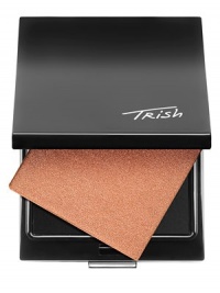 Shimmer Pressed Powder provides a shimmery, long-lasting finish. 