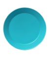 With a minimalist design and unparalleled durability, Teema dinner plates make preparing and serving meals a cinch. Featuring a sleek, angled edge in glossy turquoise-colored porcelain by Kaj Franck for Iittala.