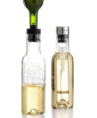 White wine at its best. Simply insert any bottle into Menu's bottle-shaped carafe – wine will trickle down its interior, aerating as it flows. Cap it all off with a frozen cooling stick, designed to bring wine to a crisp and refreshing 41 degrees.