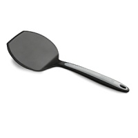 This Calphalon turner is comfortable where it should be: in the handle, and the flexible head will slide easily under food. The long handle and generous size make maneuvering in the kitchen faster and safer. All edges are tapered for easy turning. This Calphalon turner is comfortable where it should be: in the handle, and the flexible head will slide easily under food. The long handle and generous size make maneuvering in the kitchen faster and safer. All edges are tapered for easy turning.