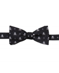 Add some edge to your polished look with this skull print bow tie from American Rag. Add some edge to your polished look with this skull print bow tie from American Rag.