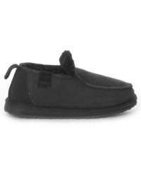 This pair of men's house shoes is a great choice for any guy. These EMU slippers for men will make you want to relax around the house every day of the week.