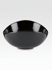 Donna Karan launched her eponymous fashion label in 1985 with seven easy pieces meant to to be mixed and matched to fit any scenario. That same versatility defines her beautiful dinnerware collection, crafted in high-gloss porcelain with seven pieces for breakfast, dinner and everything in between. High-gloss porcelain24.5 oz.Dishwasher- & microwave safeImported Donna Karan launched her eponymous fashion label in 1985 with seven easy pieces meant to to be mixed and matched to fit any scenario. That same versatility defines her beautiful dinnerware collection, crafted in high-gloss porcelain with seven pieces for breakfast, dinner and everything in between. High-gloss porcelain24.5 oz.Dishwasher- & microwave safeImported