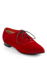 THE LOOKPoint toeLace up closurePadded insoleStacked heel with notched detail, ¾ (20mm)THE MATERIALPony hair upperLeather lining and soleORIGINMade in Italy THE LOOKPoint toeLace up closurePadded insoleStacked heel with notched detail, ¾ (20mm)THE MATERIALPony hair upperLeather lining and soleORIGINMade in Italy