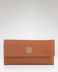 An ever-chic Tory Burch wallet is poised and polished in Saffiano leather, accented with a subtle logo medallion. Its well-organized interior features 10 card slots and a removable coin pouch.