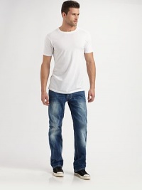 Double belt loops and asymmetrical back pockets enhance this medium-blue washed, straight-leg classic that is slightly relaxed through the leg.Five-pocket styleInseam, about 3398% cotton/2% elastaneMachine washImported Double belt loops and asymmetrical back pockets enhance this medium-blue washed, straight-leg classic that is slightly relaxed through the leg.Five-pocket styleInseam, about 3398% cotton/2% elastaneMachine washImported