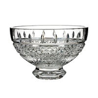 The Irish Lace footed bowl combines two great traditions in Irish handcraft - artisanal crystal and fine crochet work. The result is a stylish pattern of diamond and wedge cuts reminiscent of elegant Irish Lace - a stunning new interpretation of the country's classic heritage.