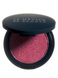 This ultra-fine powder is easy to blend and offers outstanding color payoff. It contains weightless, true-to-color pigments for adjustable coverage, transparency and intensity. Available in a range of finishes including matte, shimmer and satin. This ultra-fine powder is easy to blend and offers outstanding color payoff. It contains weightless, true-to-color pigments for adjustable coverage, transparency and intensity. Available in a range of finishes including matte, shimmer and satin.