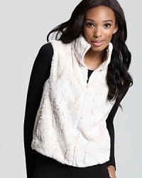 Add a plush layer to your fall looks with this faux fur Aqua vest. Add a plush layer to your fall looks with this faux fur Aqua vest.