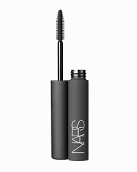 Dramatic length and separation in one high-performance formula. High-tech bristles on a conical brush allow for optimum lengthening capabilities and precise lash separationThe unique design and spacing of the bristles ensure instant lengthening and superior separation. Nylon fibers hug lashes for extra length making them impossibly long, impossibly sexy. Creates high definition lashes that are long and luxurious, sculpted and separated.