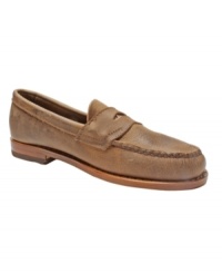 Play up your preppy side with GH Bass' Waylon Moc Flats with traditional penny keeper details. Classic that's never boring! Play up your preppy side with GH Bass' Waylon Moc Flats with traditional penny keeper details. Classic that's never boring!