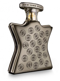 Bond No. 9 transformed itself into a smooth, full-throttle New York-centric perfume, New York Oud. A sumptuous rose bouquet which spins off to a dry-down of a dense and syrupy oud with musky teakwood and earthy vetiver to create a lingering urban-forest accord. 