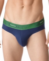 These snug briefs from 2(xist) are a hit below the belt when it comes to style and comfort. These snug briefs from 2(xist) are a hit below the belt when it comes to style and comfort.