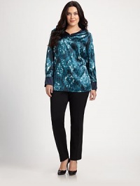 A satin design featuring a spectacular print and a relaxed-yet-flattering fit, thanks to a touch of stretch.Feminine v-necklinePrinted front and sleevesSolid cuffs and backAbout 29 from shoulder to hemPolyester/elastaneDry cleanImported A satin design featuring a spectacular print and a relaxed-yet-flattering fit, thanks to a touch of stretch.Feminine v-necklinePrinted front and sleevesSolid cuffs and backAbout 29 from shoulder to hemPolyester/elastaneDry cleanImported