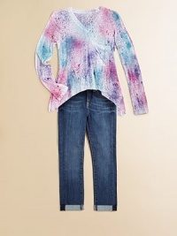Colorful paint splatters and trendy uneven hem give this basic knit a cool edge.V-neckLong sleevesPatch pocketUneven hemRayonMachine washImported Colorful paint splatters and trendy uneven hem give this basic knit a cool edge.V-neckLong sleevesPatch pocketUneven hemRayonMachine washImported