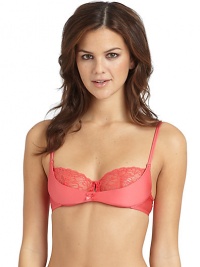 THE LOOKAdjustable twin shoulder strapsPadded satin cups with underwireTonal peek-a-boo lace cupsAdjustable back hook-and-eye closureTHE MATERIAL90% polyamide/10% elastanePartially linedCARE & ORIGINHand washMade in Italy THE LOOKAdjustable twin shoulder strapsPadded satin cups with underwireTonal peek-a-boo lace cupsAdjustable back hook-and-eye closureTHE MATERIAL90% polyamide/10% elastanePartially linedCARE & ORIGINHand washMade in Italy