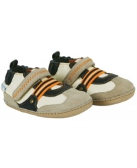 Old-school style. He'll look like he's known about fashion forever in these retro Robeez shoes designed for comfort and muscle development. Old-school style. He'll look like he's known about fashion forever in these retro Robeez shoes designed for comfort and muscle development.