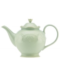 With fanciful beading and a feminine edge, this Lenox French Perle teapot has an irresistibly old-fashioned sensibility. Hardwearing stoneware is dishwasher safe and, in an ethereal ice-blue hue with antiqued trim, a graceful addition to any meal.