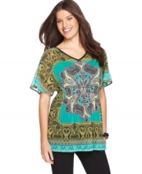 An allover scarf print adds a global-inspired appeal to this Alfani tunic -- perfect for spring style! An allover scarf print adds a global-inspired appeal to this Alfani tunic -- perfect for spring style!