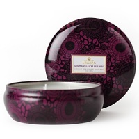 Voluspa's exquisite Santiago Huckleberry collection blends ripe huckleberries with vanilla bean and sugar cane for an exceptional fragrance that elegantly scents your home. Voluspa's exquisite Santiago Huckleberry collection blends ripe huckleberries with vanilla bean and sugar cane for an exceptional fragrance that elegantly scents your home.