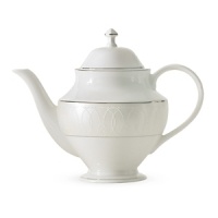 Like icing on a wedding cake, the Ballet Icing Collection elicits both awe and admiration as it captures the graceful elements and sweeping orchestrations of dance. The delicate piping of the pattern evokes the craft of a master cake decorator forming circular spirals in white on our newest fine bone china patterns. Like icing on a wedding cake, the Ballet Icing Collection elicits both awe and admiration as it captures the graceful elements and sweeping orchestrations of dance. The delicate piping of the pattern evokes the craft of a master cake decorator forming circular spirals in white on our newest fine bone china patterns.