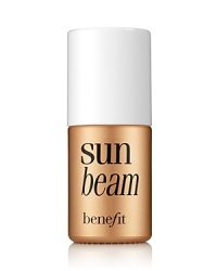 WHY WE LOVE IT: This golden bronze highlighter gives you a natural, sunkissed radiance. Dot & blend over makeup on to cheek & brow bones for a bronzed glow that complements all skintones. It's liquid sunshine in a bottle!HOW TO APPLY:Dot on top of cheekbones & blend towards the hairline. Dab under each brow & gently blend.
