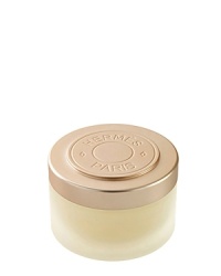 Scented with 24 Faubourg, a floral, woody and amber fragrance, this lavish cream soothes the skin. A nourishing cream that provides immediate and lasting softness while improving skin radiance and tone.