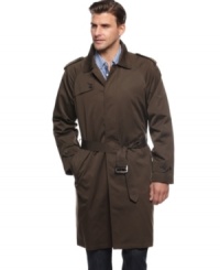 With a lightweight design and a luxe hand, this London Fog raincoat keeps your look intact, weather or not. With a lightweight design and a luxe hand, this London Fog raincoat keeps your look intact, weather or not.