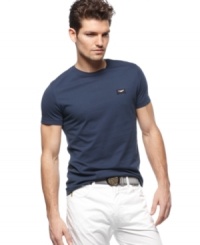Complete your seasonal casual look with this crew neck t-shirt from Armani Jeans.