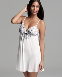 Sweet and alluring, this Oscar de la Renta Pink Label chemise is decorated with pretty embroidery. Sweet and alluring, this Oscar de la Renta Pink Label chemise is decorated with pretty embroidery.
