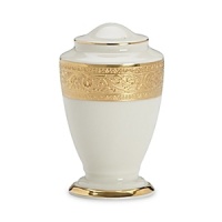 An exquisite gold inlay makes this pattern sophisticated enough for an elegant banquet and inviting enough for a romantic soiree. An exquisite gold inlay makes this pattern sophisticated enough for an elegant banquet and inviting enough for a romantic soiree.