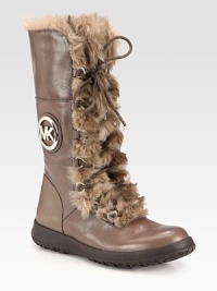 Plush shearling mixes with leather in this seasonal essential with front laces and a signature metal logo. Rubber heel, 1 (25mm)Rubber platform, ½ (15mm)Compares to a ½ heel (15mm)Shaft, 10¾Leg circumference, 13½Leather and shearling upperShearling liningRubber solePadded insoleImported Plush shearling mixes with leather in this seasonal essential with front laces and a signature metal logo. Rubber heel, 1 (25mm)Rubber platform, ½ (15mm)Compares to a ½ heel (15mm)Shaft, 10¾Leg circumference, 13½Leather and shearling upperShearling liningRubber solePadded insoleImported