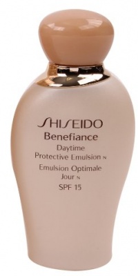 Shiseido Benefiance Daytime Protective Emulsion SPF 15 for Unisex, 2.5 Ounce Shiseido Benefiance Daytime Protective Emulsion SPF 15 for Unisex, 2.5 Ounce