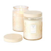 Voluspa's exquisite Crème de Peche collection blends white peach with tart ripe nectarine and creamy vanilla bean for an exceptional fragrance that elegantly scents your home. Voluspa's exquisite Crème de Peche collection blends white peach with tart ripe nectarine and creamy vanilla bean for an exceptional fragrance that elegantly scents your home.