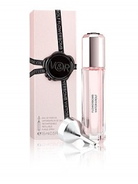 Flowerbomb is a floral explosion, a profusion of flowers that has the power to make everything more positive. Opulent and full-bodied, the iconic and multi-faceted Viktor & Rolf Flowerbomb bottle is available in a luxurious, refillable purse spray version letting the magic of Viktor & Rolf live on wherever you may go. 0.5 oz.