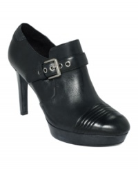 Rockport's Janae shooties feature great stitching detail at the toe and heel and shock-absorbent cushioning that makes them a pleasure to walk in. Rockport's Janae shooties feature great stitching detail at the toe and heel and shock-absorbent cushioning that makes them a pleasure to walk in.