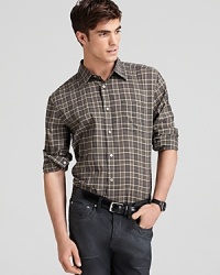 For relaxed office environments and casual evenings out, this shirt powers your presentation with a sophisticated but easy-going look. For relaxed office environments and casual evenings out, this shirt powers your presentation with a sophisticated but easy-going look.