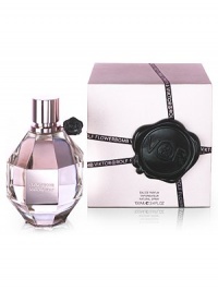 Full-bodied and opulent, Flowerbomb is a floral explosion, a profusion of flowers that has the power to make everything seem more positive. Magically evocative notes will immediately awaken your deepest senses, giving you the impression of living life in your own secret garden away from hard reality.Top notes: tea and bergamot Middle notes: Sambac jasmine, orchid, freesia, rose Base note: patchouli In a bottle cut like a multi-faceted diamond Full-bodied and opulent, Flowerbomb is a floral explosion, a profusion of flowers that has the power to make everything seem more positive. Magically evocative notes will immediately awaken your deepest senses, giving you the impression of living life in your own secret garden away from hard reality.Top notes: tea and bergamot Middle notes: Sambac jasmine, orchid, freesia, rose Base note: patchouli In a bottle cut like a multi-faceted diamond