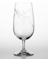 A blossom-flecked branch adds warm charm to this chic, break-resistant iced beverage glass. Perfect for everyday use, and for coordinating with Lenox Simply Fine Chirp dinnerware.