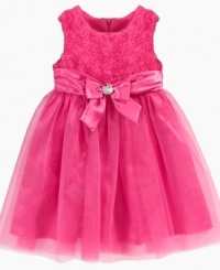 Dress her up with this chiffon rosette dress from Hello Kitty, with an exclusive Hello Kitty crown charm to make it extra special! Dress her up with this chiffon rosette dress from Hello Kitty, with an exclusive Hello Kitty crown charm to make it extra special!