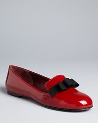Patently fabulous, these high-shine MARC BY MARC JACOBS smoking flats are smoking hot. Patently fabulous, these high-shine MARC BY MARC JACOBS smoking flats are smoking hot.