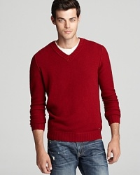 The exposed seam detail of this BOSS Orange V-neck turns a classic design inside out for a prized modern essential, crafted in pure virgin wool for extra comfort. The exposed seam detail of this BOSS Orange V-neck turns a classic design inside out for a prized modern essential, crafted in pure virgin wool for extra comfort.