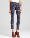 Sporting an of-the-moment print and cool crop, these Current/Elliott skinny jeans instantly update your fall wardrobe.