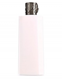 The freshness of a subtly perfumed body cream enriched with natural extract of fig. A fruity, milky fig that moisturizes and nourishes the skin. 6.9 oz. The freshness of a subtly perfumed body cream enriched with natural extract of fig. A fruity, milky fig that moisturizes and nourishes the skin. 6.9 oz.