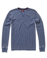 Wear it as a layer or solo, this Quiksilver thermal shirt will keep you stylishly cozy. Wear it as a layer or solo, this Quiksilver thermal shirt will keep you stylishly cozy.